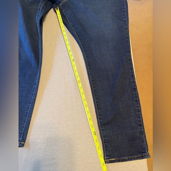 Levi Strauss Signature Jeans Capri Size 24 W Mid Rise Capri - Picture 5 of 15